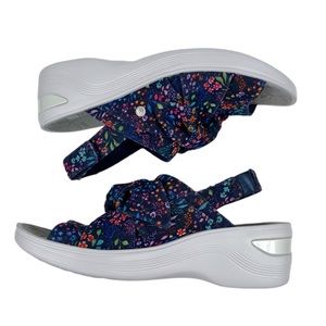 BeeZee Daisy Black Floral Wedge Slingback Sandal Size 8.5